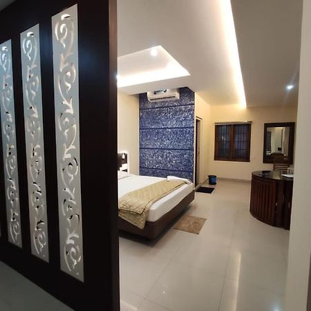 فندق Issacs Regency سلطان بتيري المظهر الخارجي الصورة