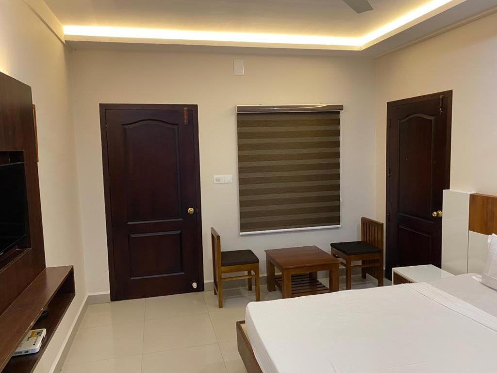 فندق Issacs Regency سلطان بتيري المظهر الخارجي الصورة