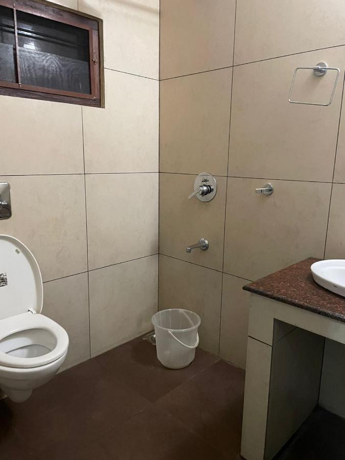 فندق Issacs Regency سلطان بتيري المظهر الخارجي الصورة