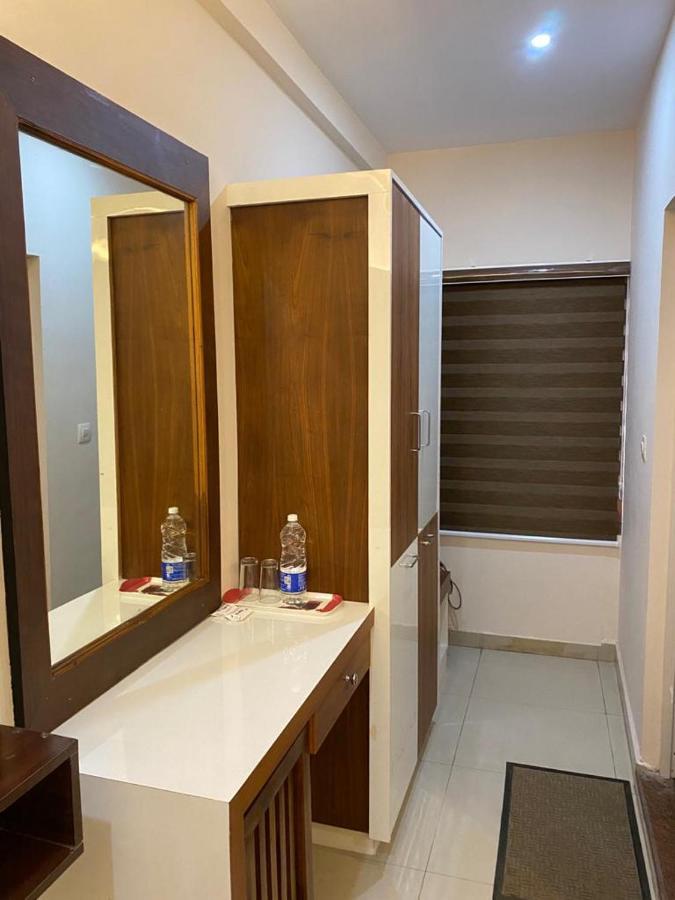 فندق Issacs Regency سلطان بتيري المظهر الخارجي الصورة